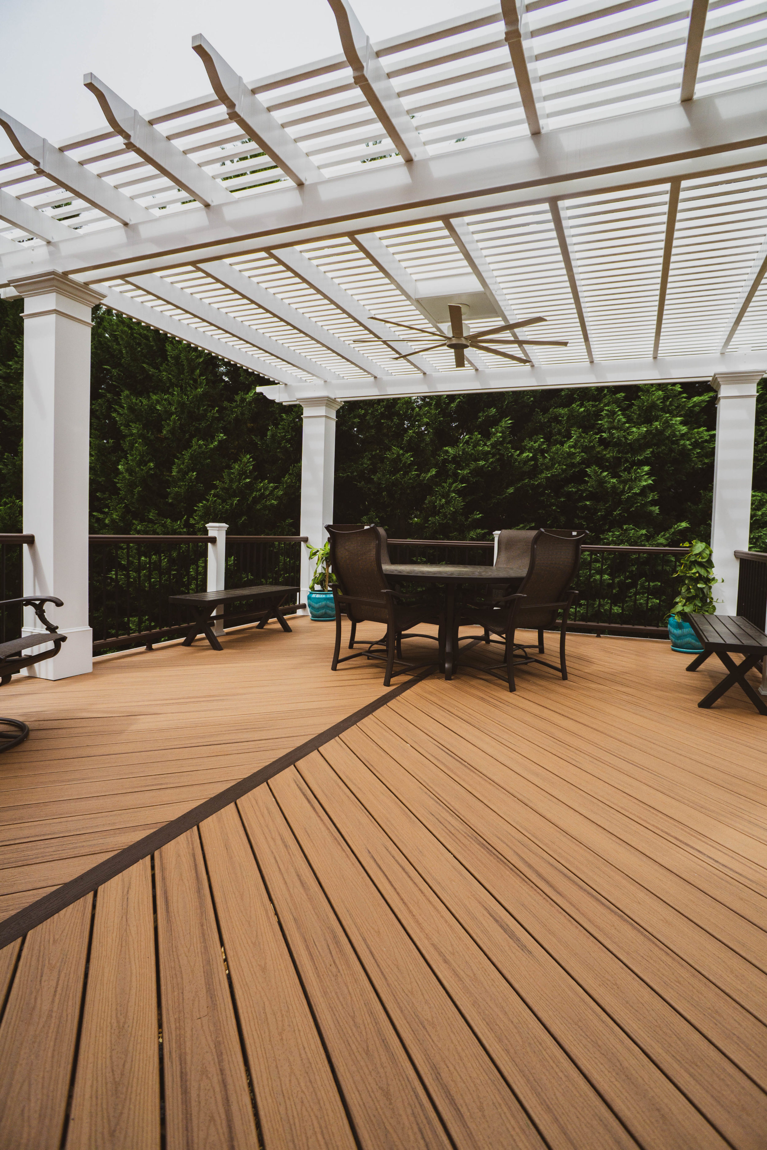Trex Decking with White Pergola