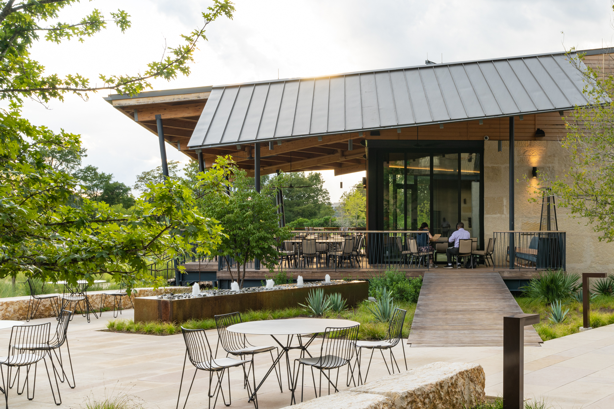 USA_Kebony_Holdsworth Center_Kristian Alveo_low_res-16 Kebony Clear Decking