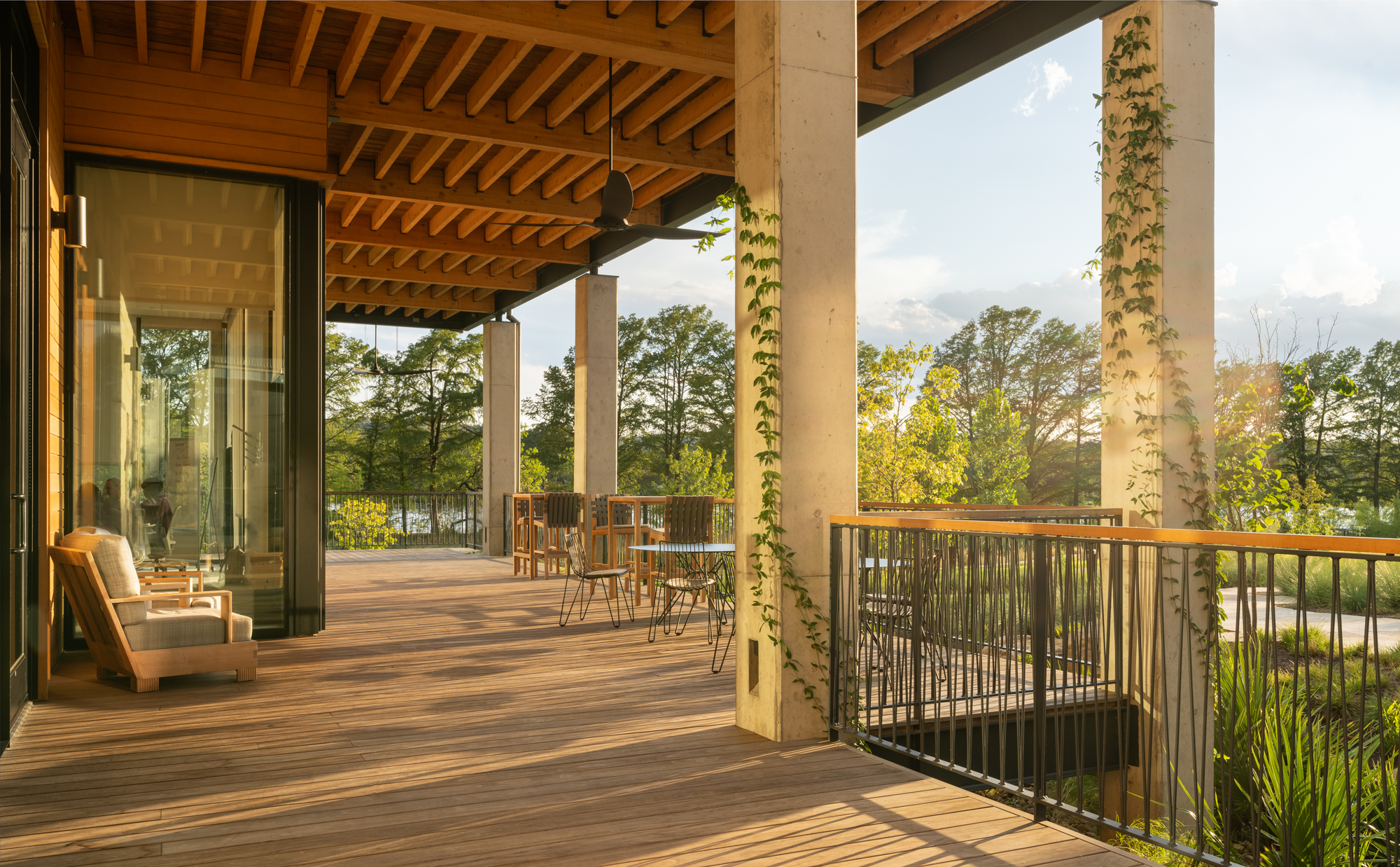 USA_Kebony_Holdsworth Center_Kristian Alveo_low_res-9 Kebony Clear Decking