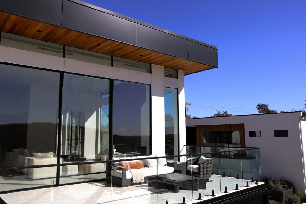 Balcony with seating