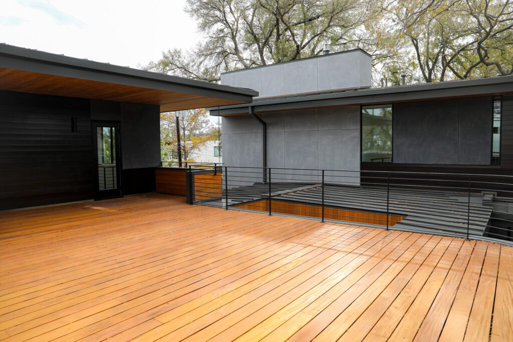 Garapa rooftop deck
