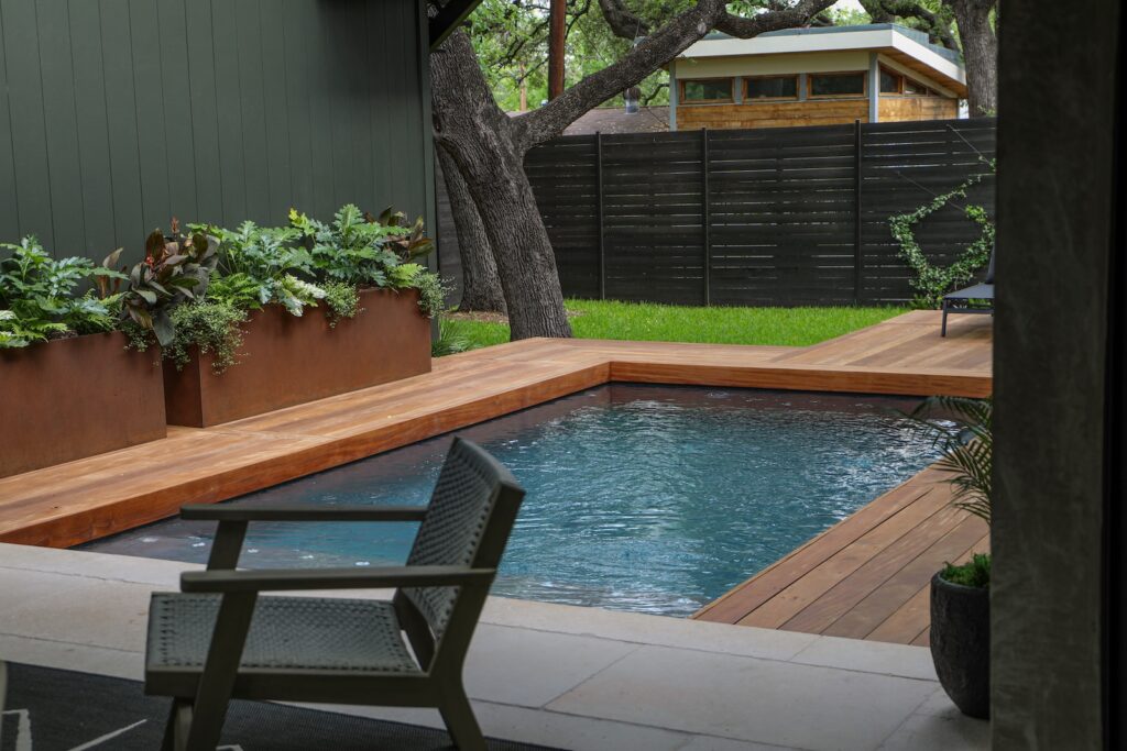 Private backyard retreat with Garapa hardwood decking and mature trees